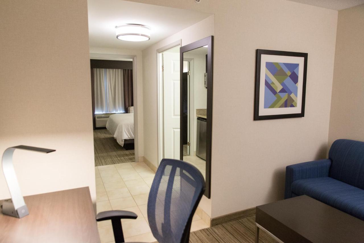 Holiday Inn Express Brampton By Ihg Εξωτερικό φωτογραφία