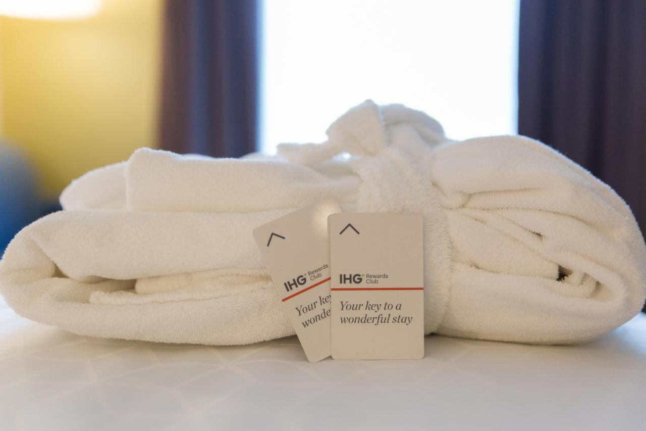 Holiday Inn Express Brampton By Ihg Εξωτερικό φωτογραφία