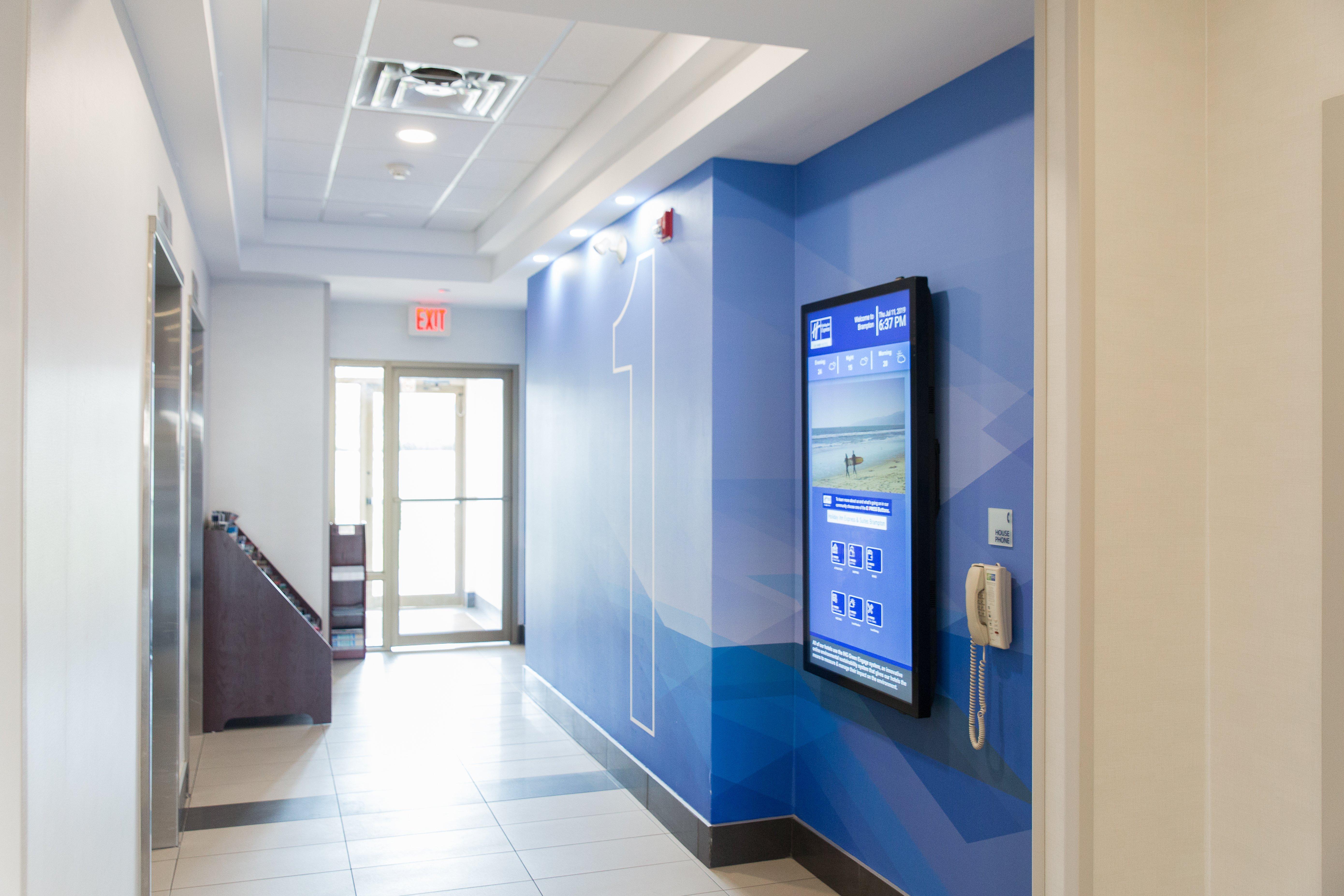 Holiday Inn Express Brampton By Ihg Εξωτερικό φωτογραφία