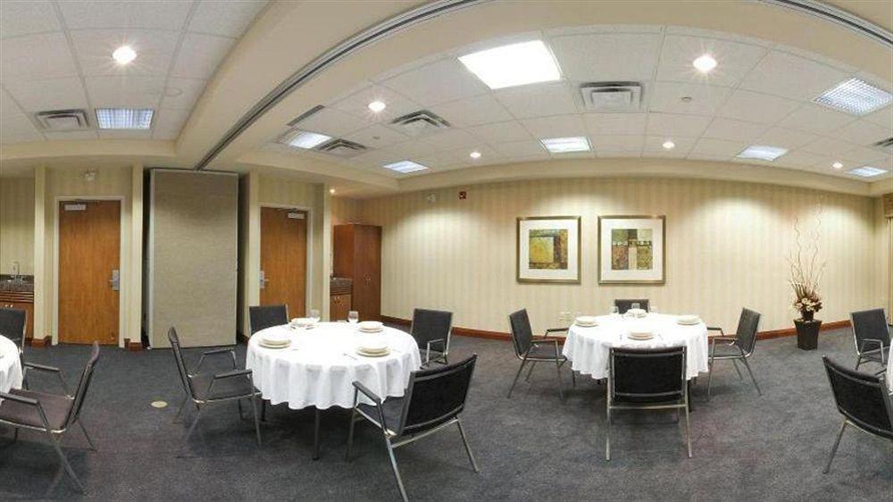 Holiday Inn Express Brampton By Ihg Εξωτερικό φωτογραφία