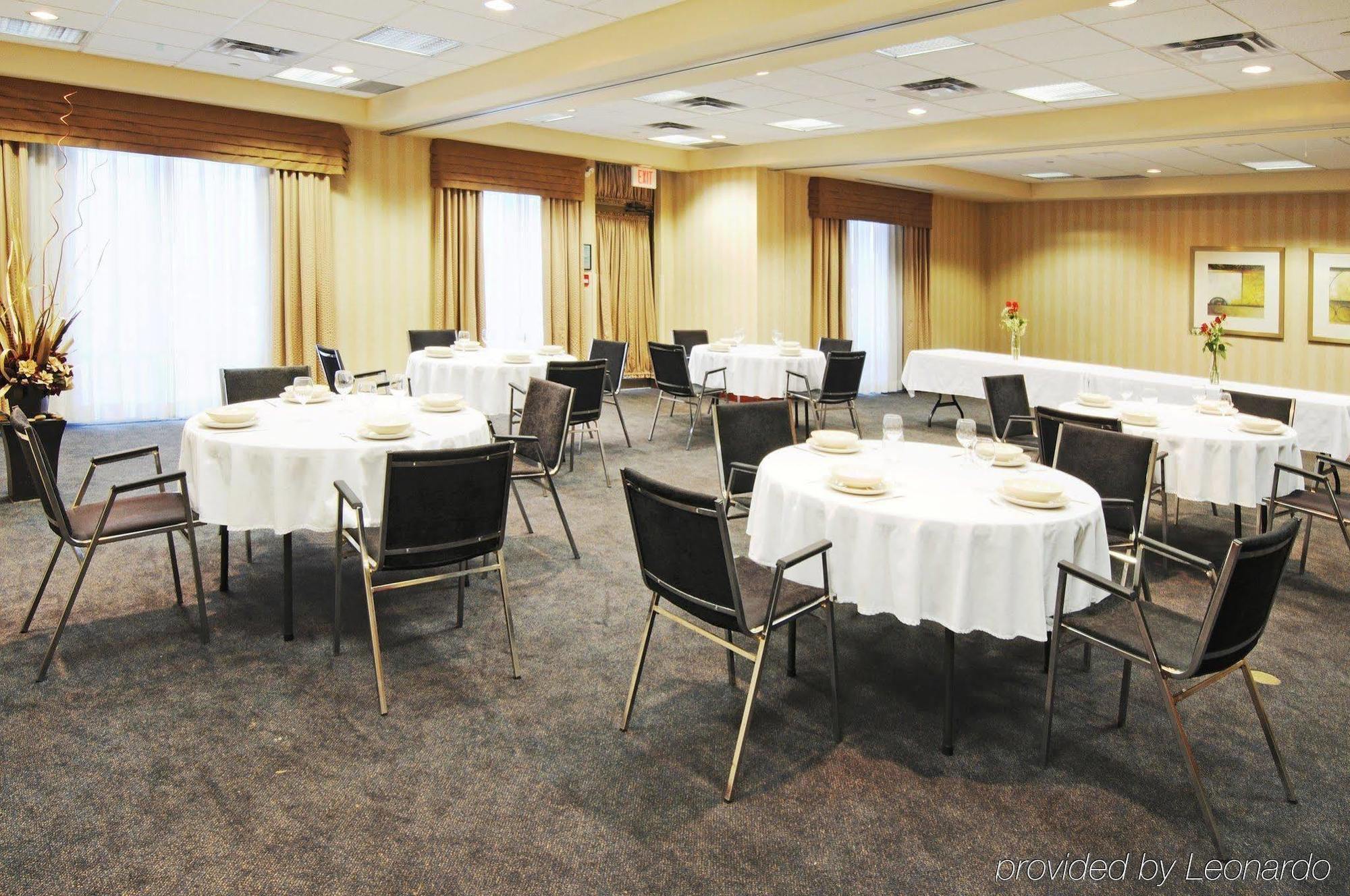 Holiday Inn Express Brampton By Ihg Εξωτερικό φωτογραφία