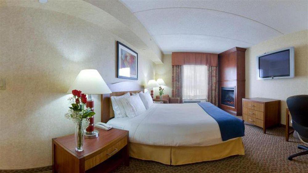 Holiday Inn Express Brampton By Ihg Εξωτερικό φωτογραφία